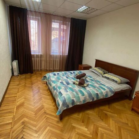 Apartments On Moskovskaja Ντνιπροπετρόφσκ Εξωτερικό φωτογραφία